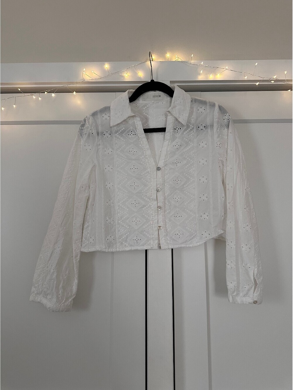 Zara White Eyelet Button-Up Crop Top Shirt Size M